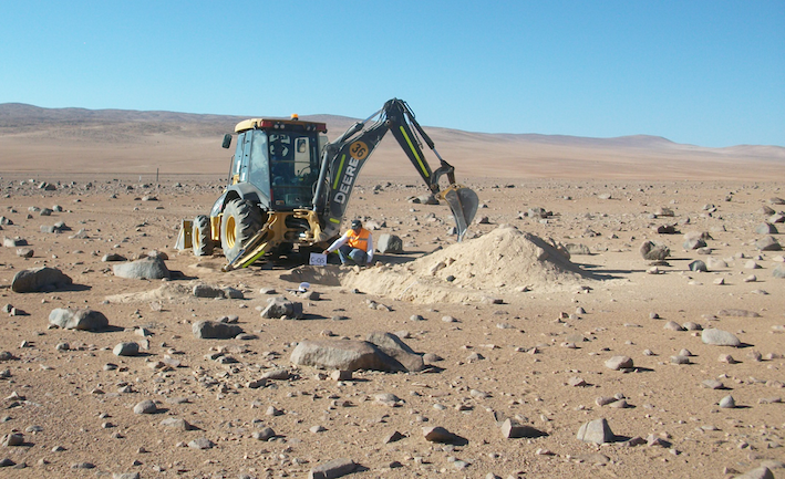 Calicata Geotécnica para planta fotovoltaica en Taltal, Región de Antofagasta (desierto de Atacama), Chile.